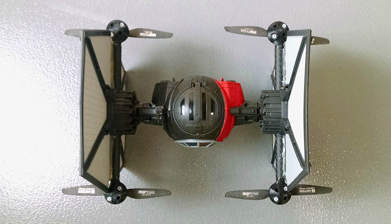 Illustration for article titled Cómo convertir un caza TIE Fighter de juguete en el mejor dron de star Wars